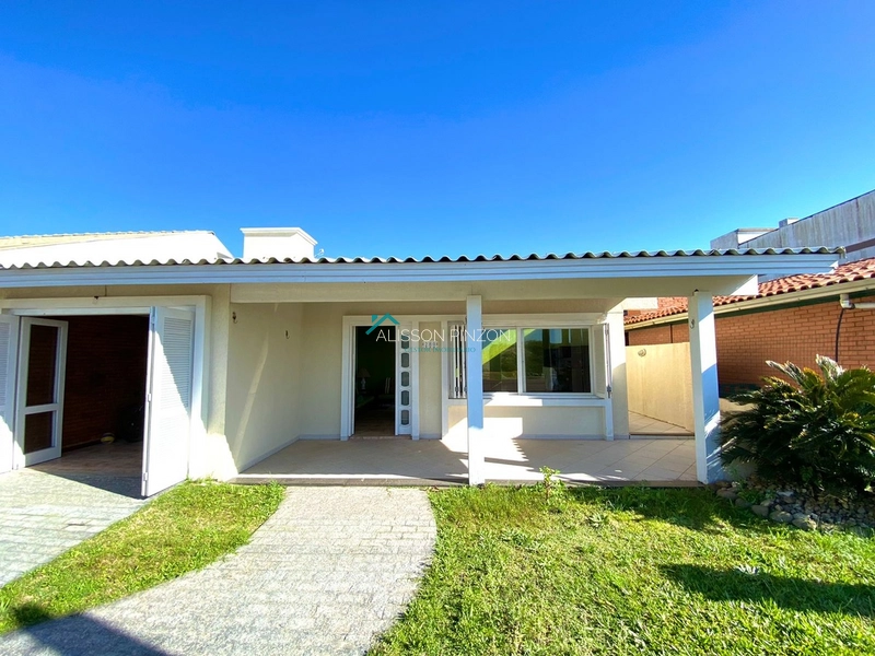 CASA COM PISCINA NA BEIRA MAR: 1ª foto da galeria de imagens do imóvel