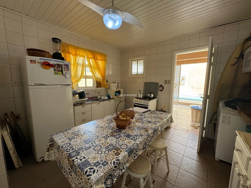 Casa com piscina a 200m da praia.: 20ª foto da galeria de imagens do imóvel