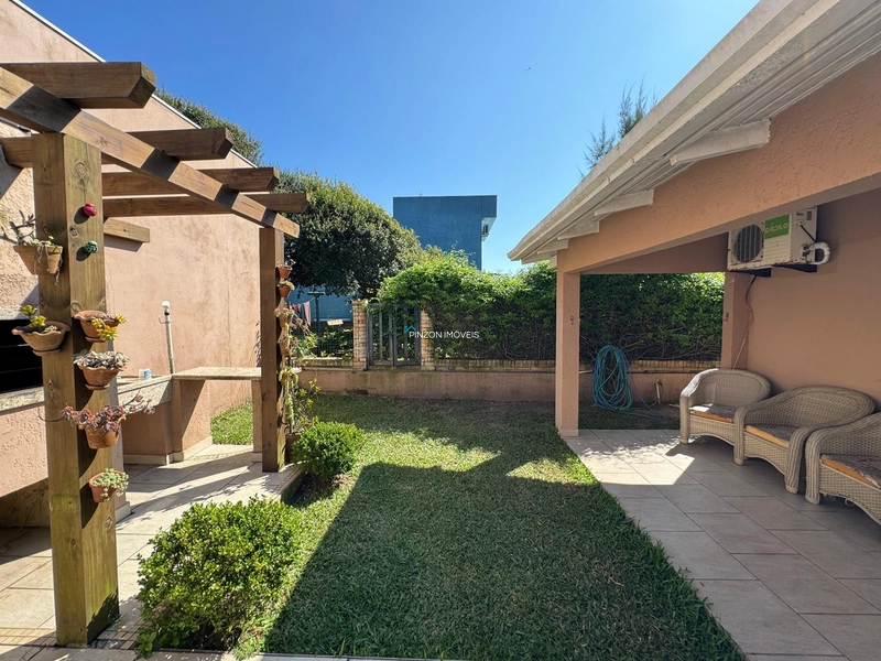 Casa com piscina a 200m da praia.: 10ª foto da galeria de imagens do imóvel