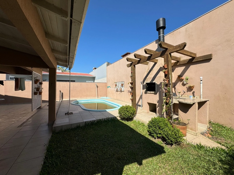 Casa com piscina a 200m da praia.: 6ª foto da galeria de imagens do imóvel