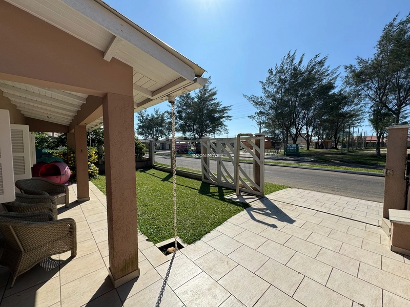 Casa com piscina a 200m da praia.: 23ª foto da galeria de imagens do imóvel