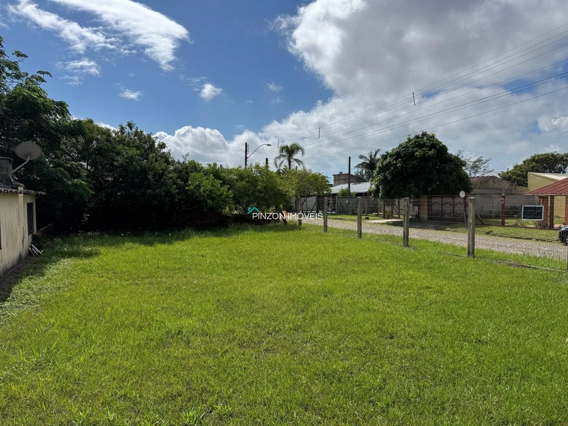 TERRENO DE ESQUINA: 3ª foto da galeria de imagens do imóvel