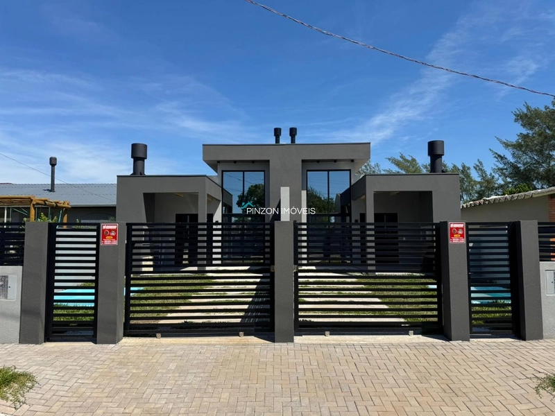 Casa a 250 metros da praia: 1ª foto da galeria de imagens do imóvel