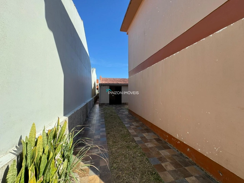 CASA A 300 METROS DA PRAIA EM ATLÂNTIDA SUL: 2ª foto da galeria de imagens do imóvel