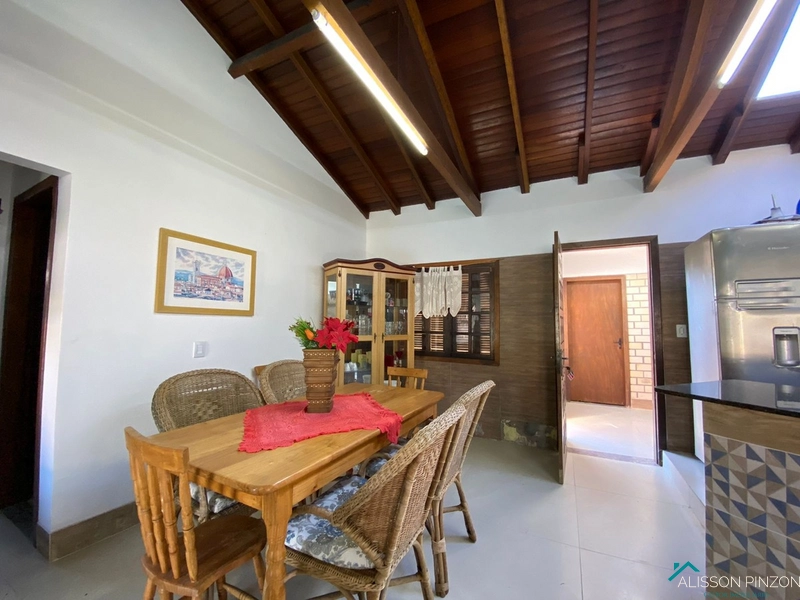 CASA COM PISCINA A 250M DA PRAIA: 11ª foto da galeria de imagens do imóvel