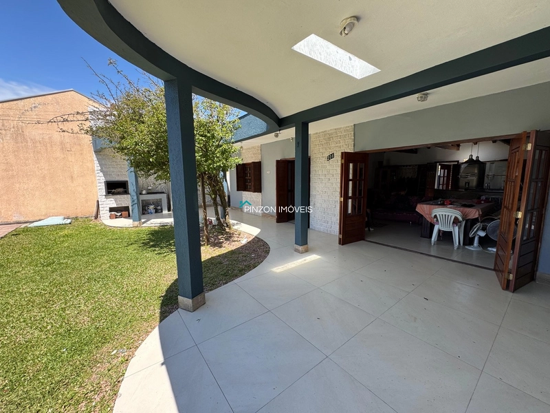 CASA COM PISCINA A 250M DA PRAIA: 5ª foto da galeria de imagens do imóvel