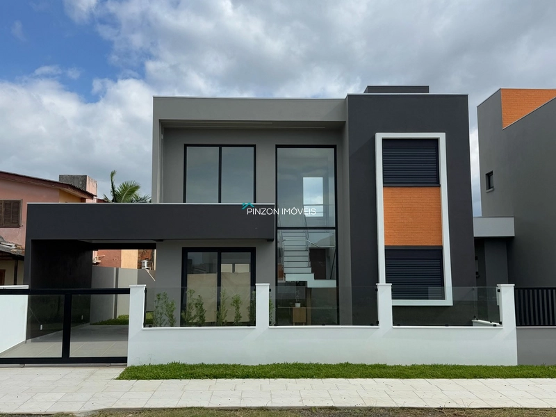 SOBRADO EM ARROIO DO SAL: 1ª foto da galeria de imagens do imóvel