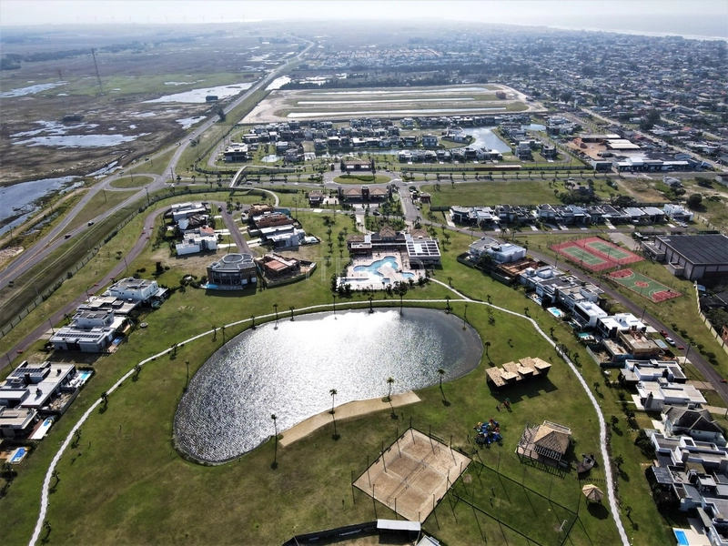 CASA NOVA, BEIRA LAGO, CONDOMÍNIO RIVIERA: 22ª foto da galeria de imagens do imóvel