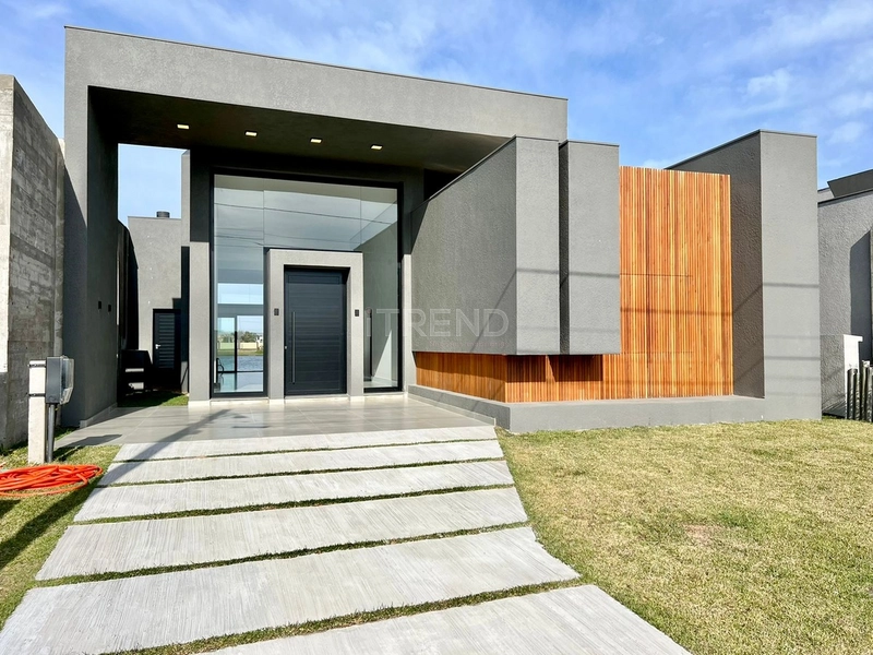 CASA NOVA, BEIRA LAGO, CONDOMÍNIO RIVIERA: 28ª foto da galeria de imagens do imóvel