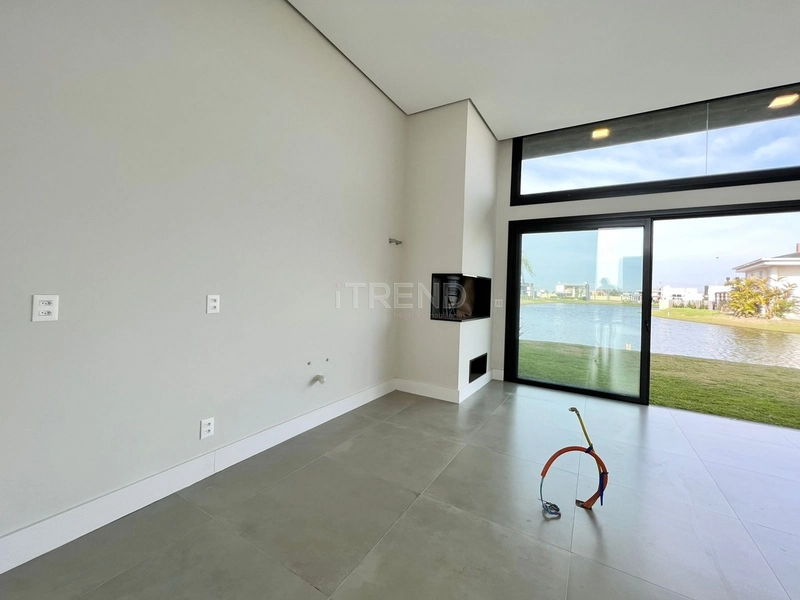 CASA NOVA, BEIRA LAGO, CONDOMÍNIO RIVIERA: 24ª foto da galeria de imagens do imóvel