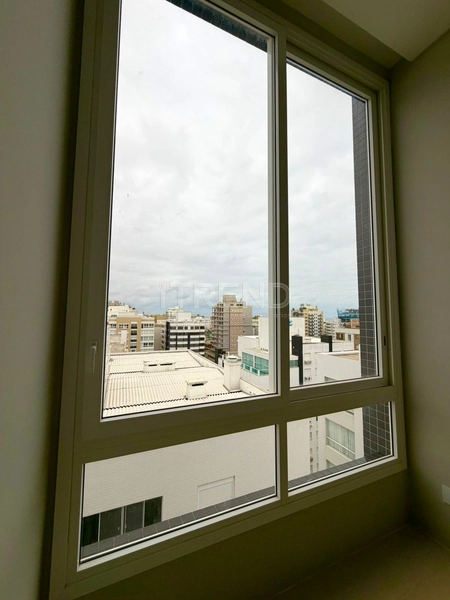 Apartamento exclusivo com *pé-direito duplo* sofisticado: 4ª foto da galeria de imagens do imóvel