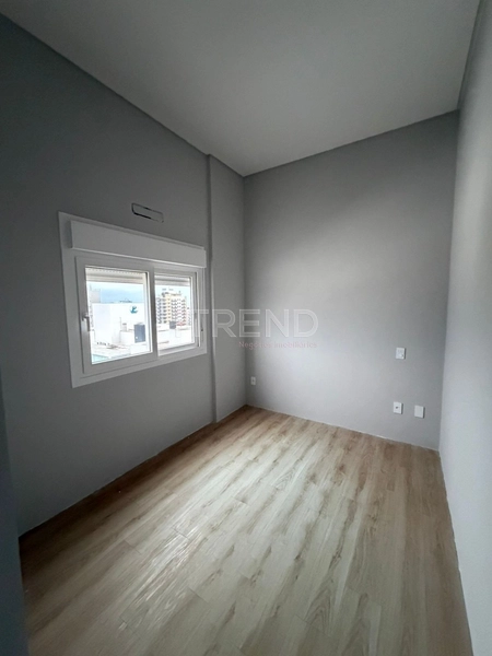 Apartamento exclusivo com *pé-direito duplo* sofisticado: 2ª foto da galeria de imagens do imóvel
