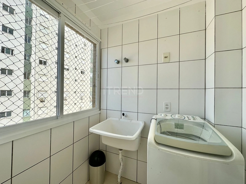 Apartamento com sacada de frente e vista para a rua: 8ª foto da galeria de imagens do imóvel