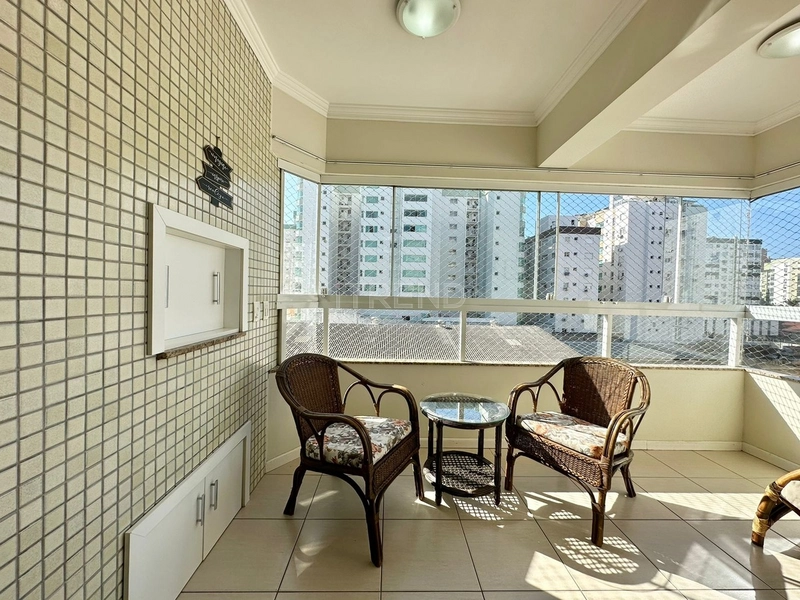 Apartamento com sacada de frente e vista para a rua: 17ª foto da galeria de imagens do imóvel
