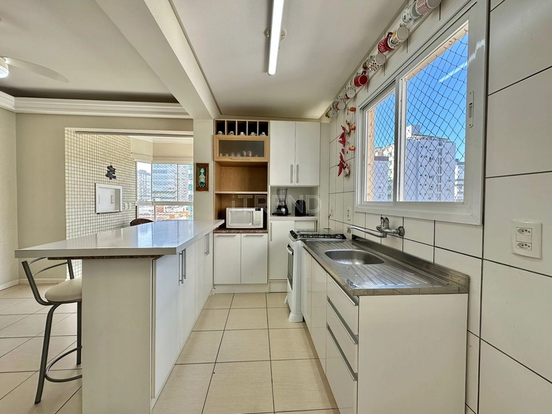 Apartamento com sacada de frente e vista para a rua: 7ª foto da galeria de imagens do imóvel