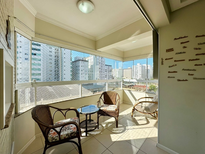 Apartamento com sacada de frente e vista para a rua: 14ª foto da galeria de imagens do imóvel