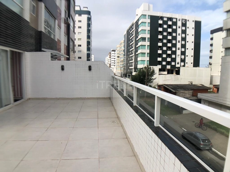 Apartamento com grande terraço: 1ª foto da galeria de imagens do imóvel
