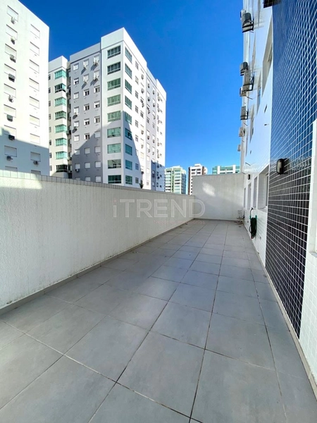 Apartamento com grande terraço: 5ª foto da galeria de imagens do imóvel