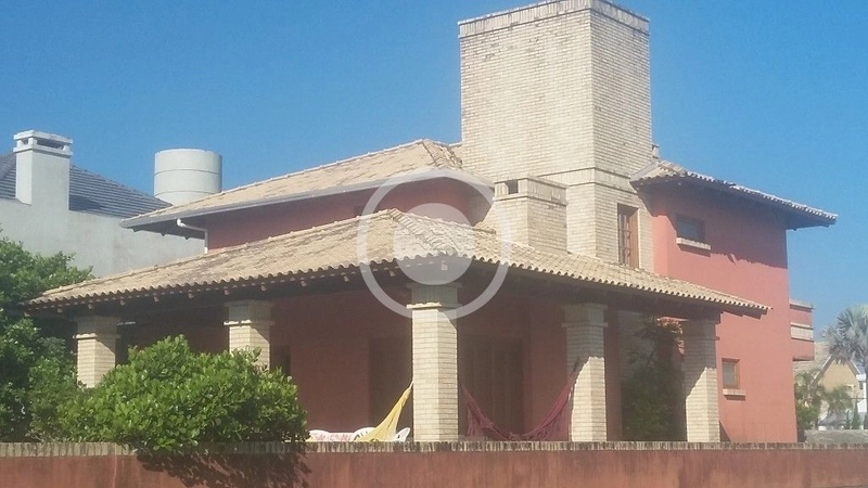Sobrado com 04 dormitórios em ótima regiçao e junto ao mar!: 1ª foto da galeria de imagens do imóvel
