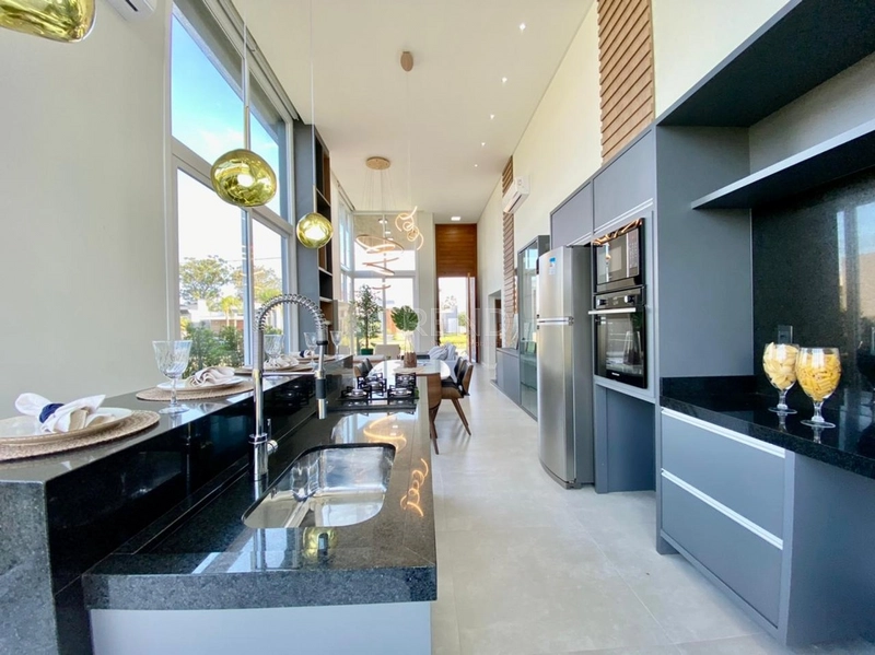 Casa condomínio com acesso a lagoa: 2ª foto da galeria de imagens do imóvel