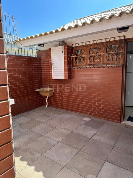 Belíssima casa fora de condomínio: 1ª foto da galeria de imagens do imóvel