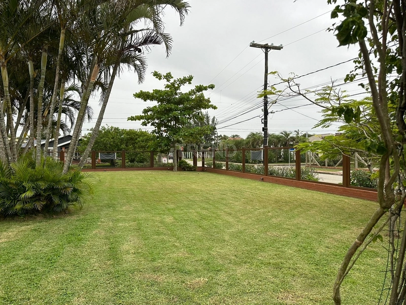 Belíssima casa fora de condomínio: 34ª foto da galeria de imagens do imóvel