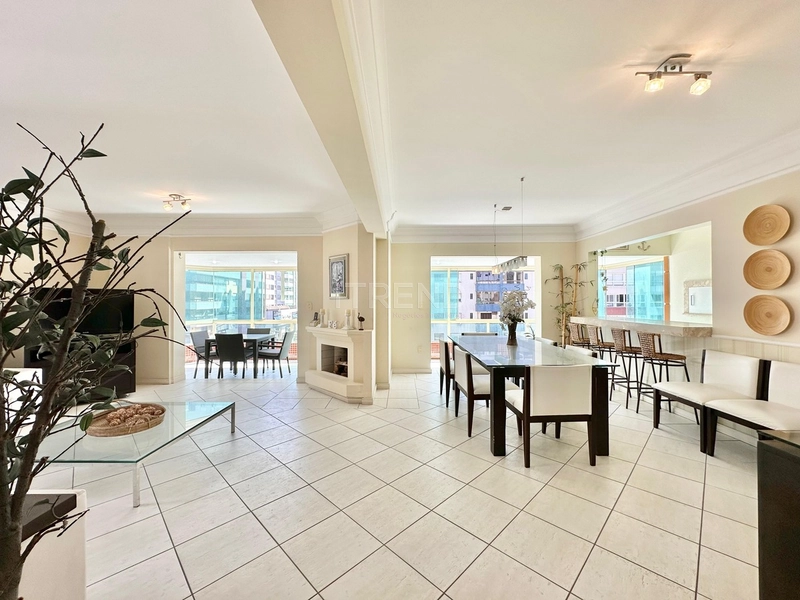 APARTAMENTO À VENDA EM EDIFÍCIO A 2 QUADRAS DA BEIRA MAR: 8ª foto da galeria de imagens do imóvel
