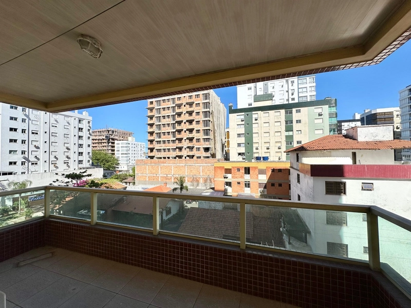 APARTAMENTO À VENDA EM EDIFÍCIO A 2 QUADRAS DA BEIRA MAR: 6ª foto da galeria de imagens do imóvel
