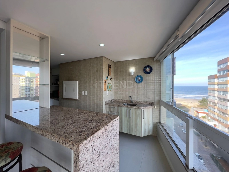 Apenas 100 metros da praia.: 3ª foto da galeria de imagens do imóvel