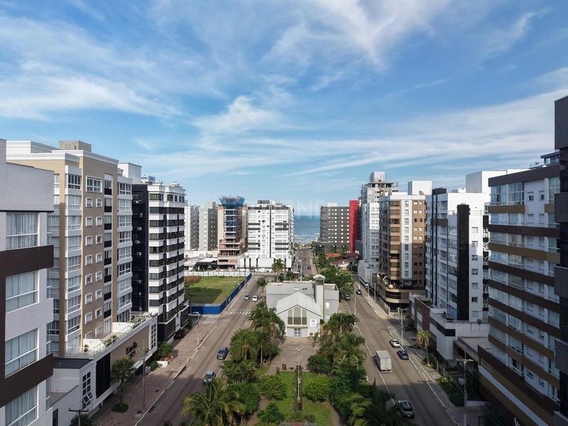 Apartamento 3 Dormitórios, Mobiliado e a 2 Quadras do Mar: 3ª foto da galeria de imagens do imóvel