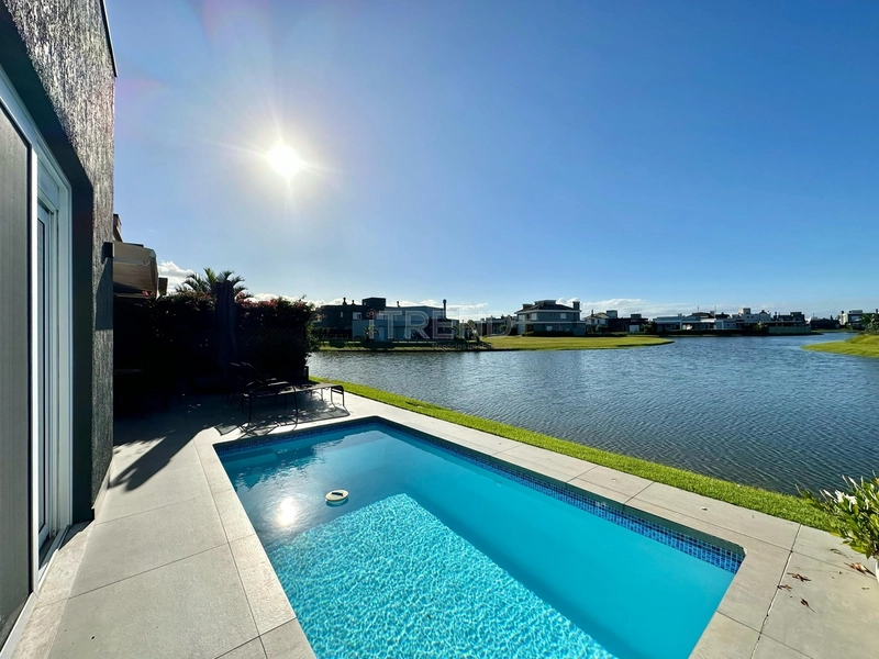 Casa Beira lago em Condomínio: 4ª foto da galeria de imagens do imóvel
