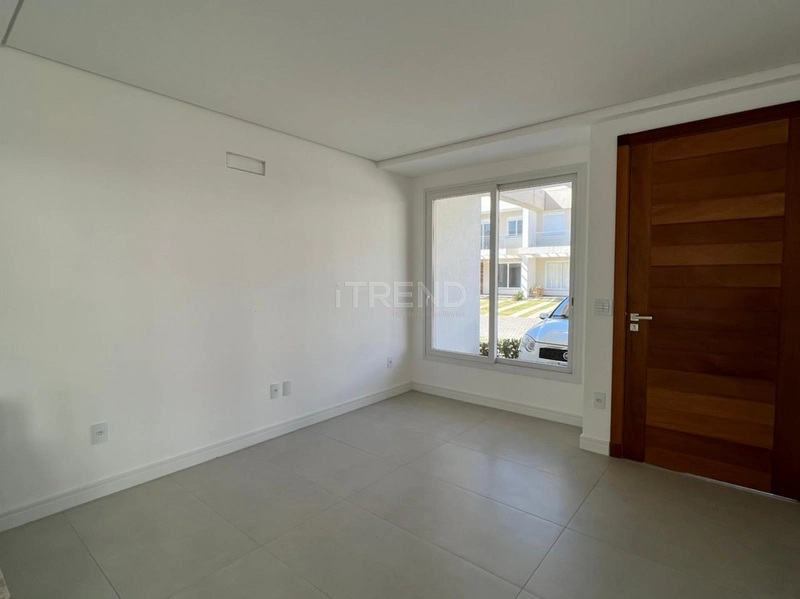 Casa de esquina Junto ao clube: 2ª foto da galeria de imagens do imóvel