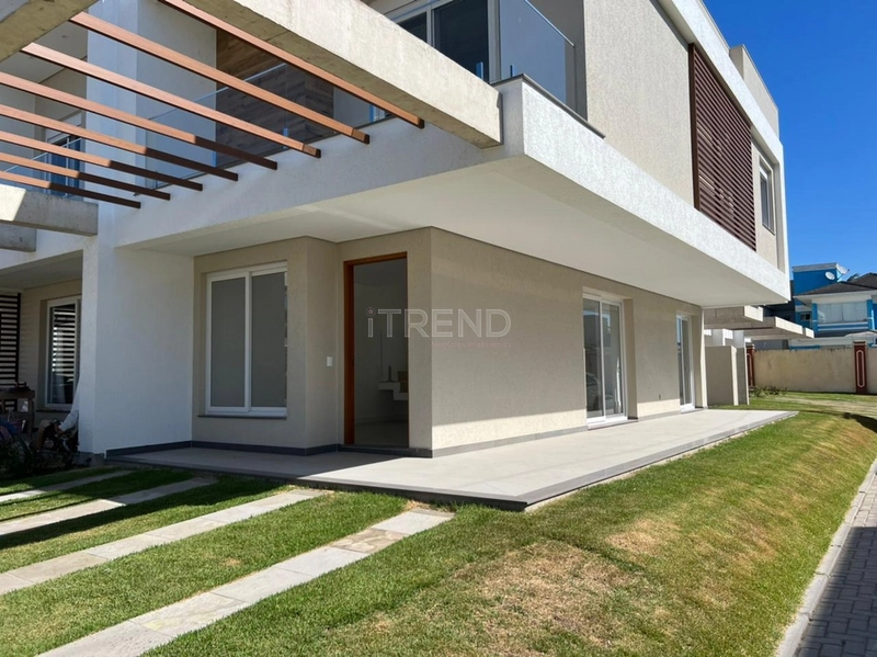 Casa de esquina Junto ao clube: 17ª foto da galeria de imagens do imóvel