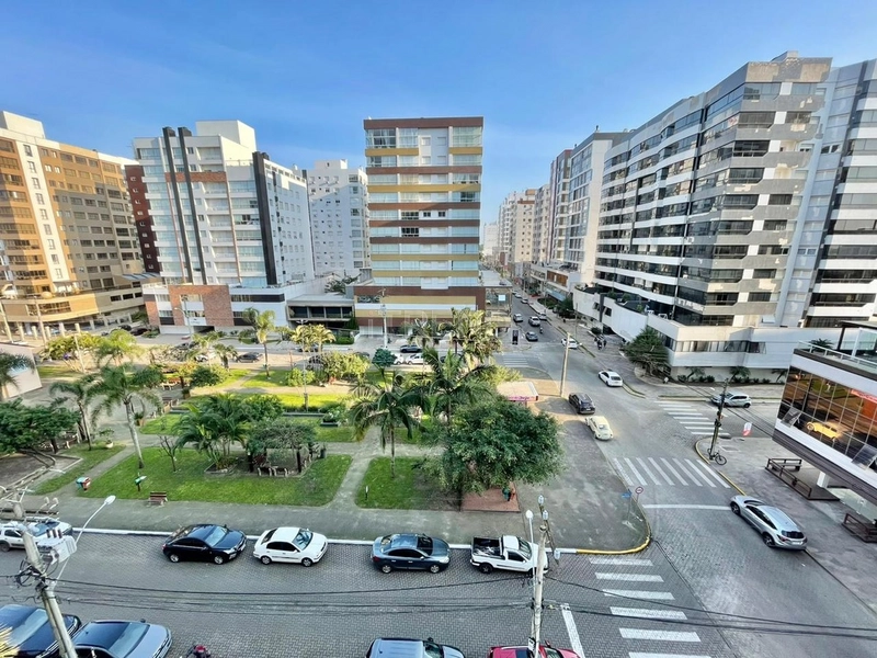 Apto Novo em Frente à Praça: 3ª foto da galeria de imagens do imóvel