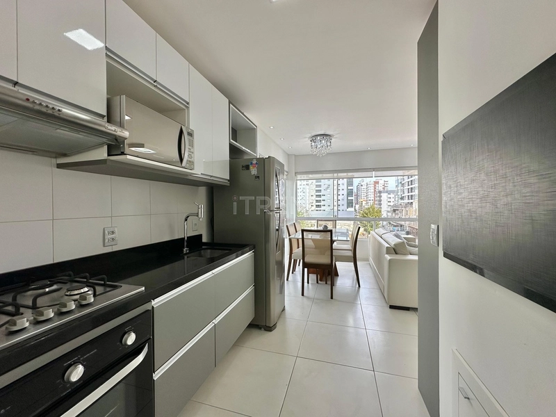 APARTAMENTO FRENTE AVENIDA E VISTA MAR: 4ª foto da galeria de imagens do imóvel