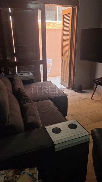 Apartamento com terraço no Centro: 1ª foto da galeria de imagens do imóvel