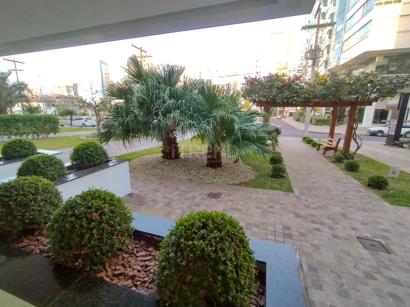 Frente Praça: 6ª foto da galeria de imagens do imóvel