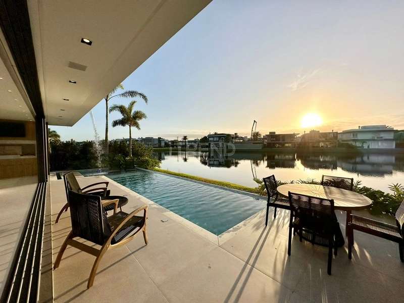 Mansão Beira Lago: 47ª foto da galeria de imagens do imóvel