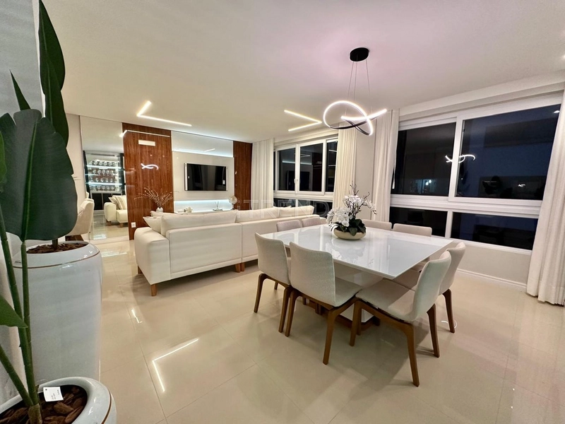Belíssmo apartamento com terraço lateral: 3ª foto da galeria de imagens do imóvel