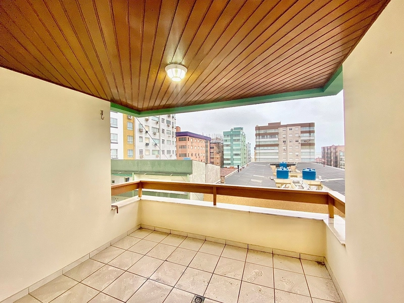 Apenas uma quadra da Praça Flávio Boianovski: 17ª foto da galeria de imagens do imóvel