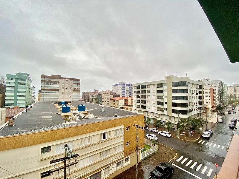 Apenas uma quadra da Praça Flávio Boianovski: 5ª foto da galeria de imagens do imóvel