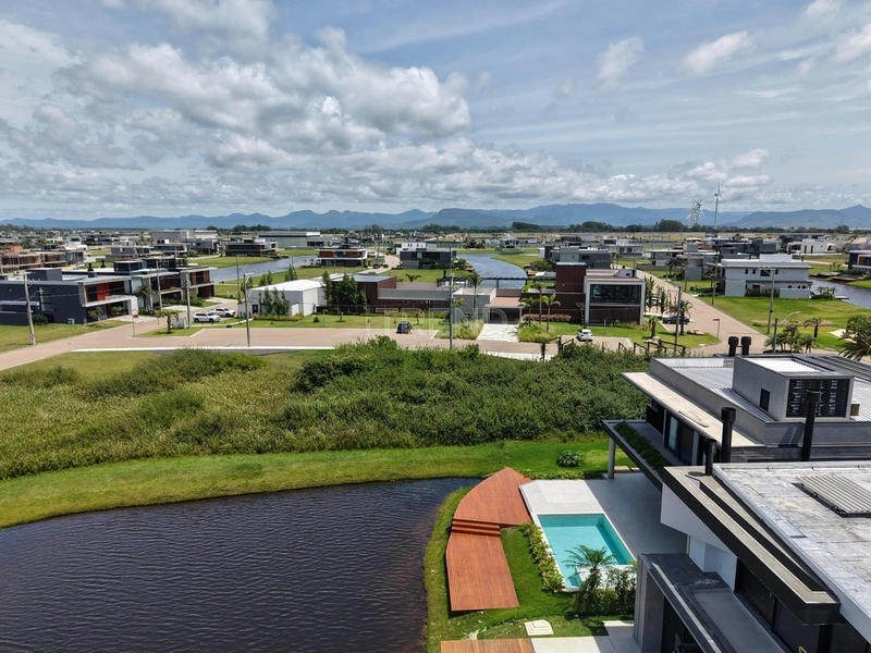 INCRÍVEL SOBRADO BEIRA LAGO: 34ª foto da galeria de imagens do imóvel