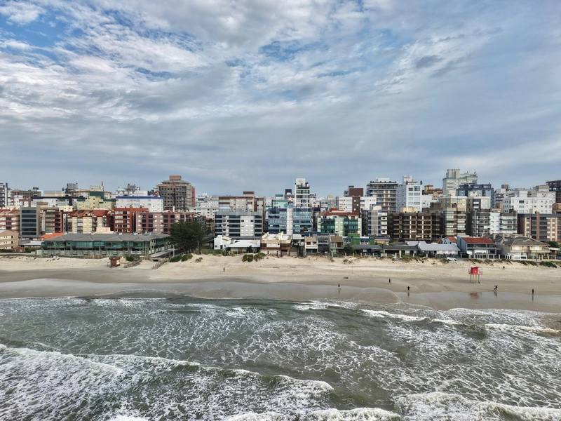 PÉ NA AREIA, BEM LOCALIZADO NA BEIRA MAR DE CAPÃO DA CANOA!: 17ª foto da galeria de imagens do imóvel