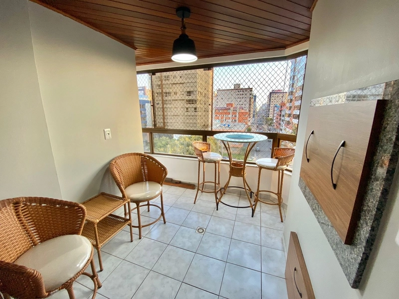Apartamento mobiliado e decorado com sacada de frente: 19ª foto da galeria de imagens do imóvel