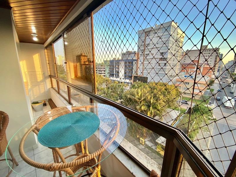 Apartamento mobiliado e decorado com sacada de frente: 13ª foto da galeria de imagens do imóvel
