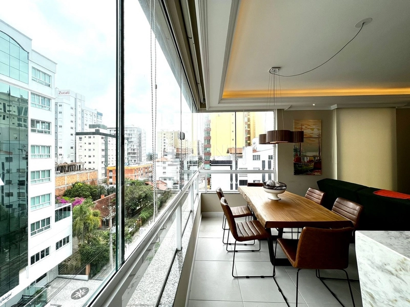 Finamente mobiliado e decorado: 2ª foto da galeria de imagens do imóvel