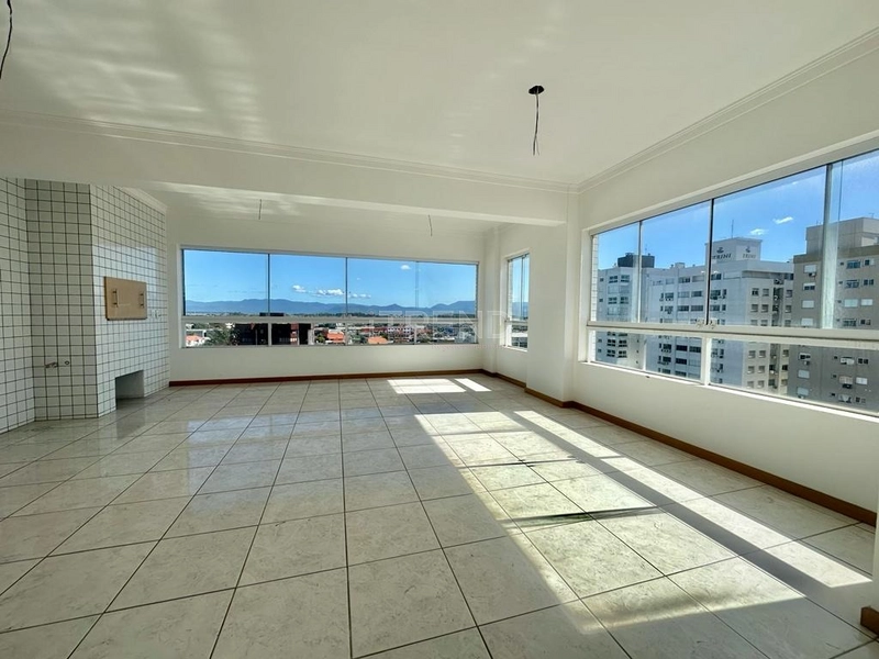 Amplo apartamento com excelente posição solar: 3ª foto da galeria de imagens do imóvel
