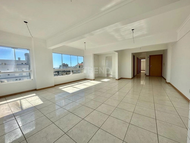 Amplo apartamento com excelente posição solar: 2ª foto da galeria de imagens do imóvel