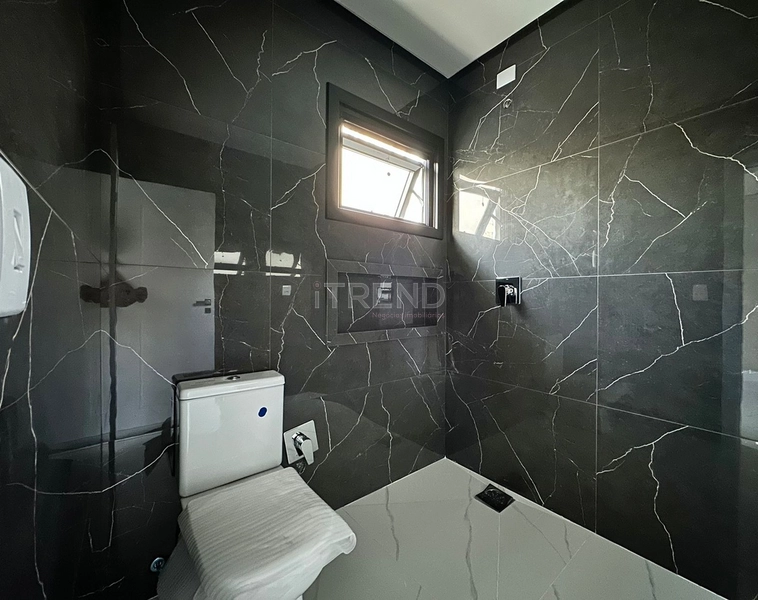 Sobrado Novo - Fora de Condomínio: 2ª foto da galeria de imagens do imóvel
