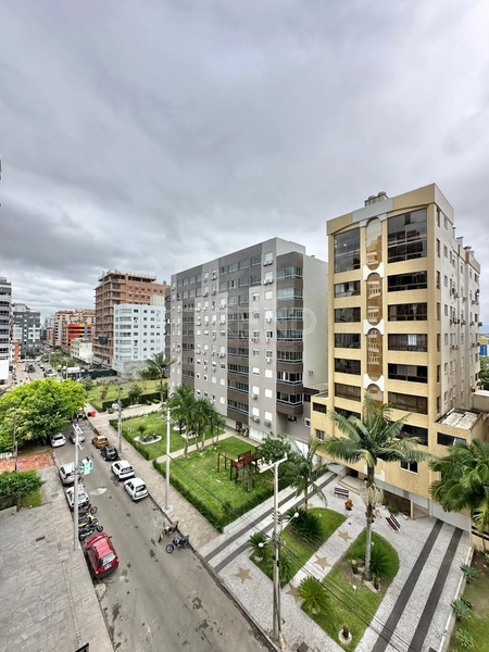 Edifíco de esquina na Avenida Central: 8ª foto da galeria de imagens do imóvel